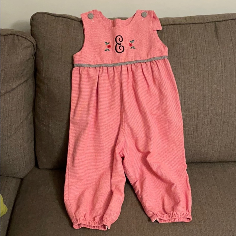 Monogrammed E long bubble.